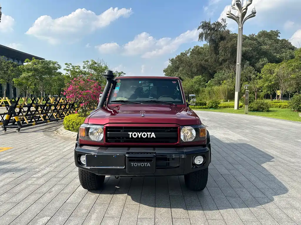 Toyota Land Cruiser 2022 — фото 4