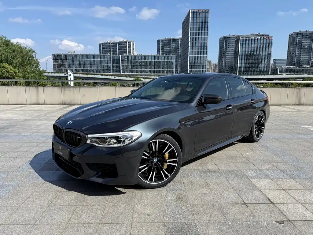 BMW M5 2018 — фото 1