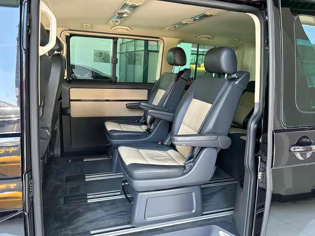 Volkswagen Multivan 2015 — фото 27
