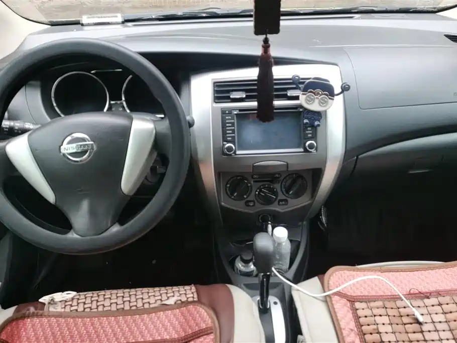 Nissan Livina 2014 — фото 12