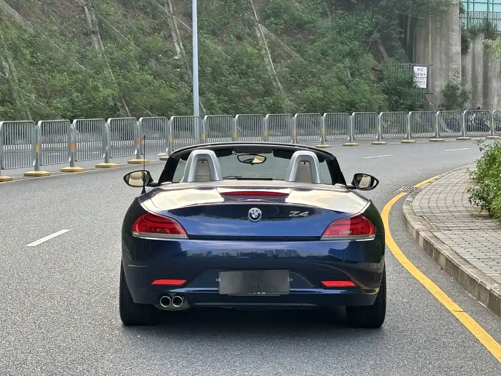 BMW Z4 2012 — фото 12