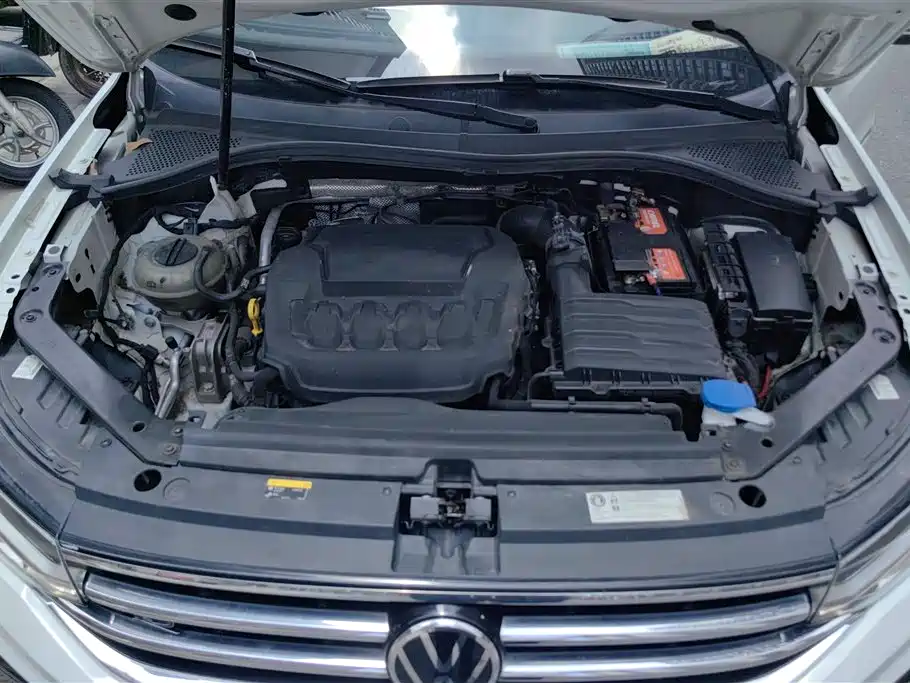 Volkswagen Tiguan L 2023 — фото 10