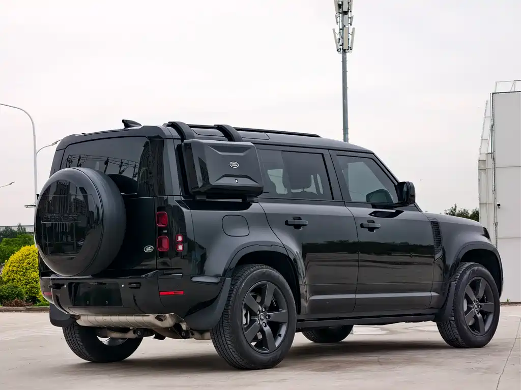 Land Rover Defender 2024 — фото 10