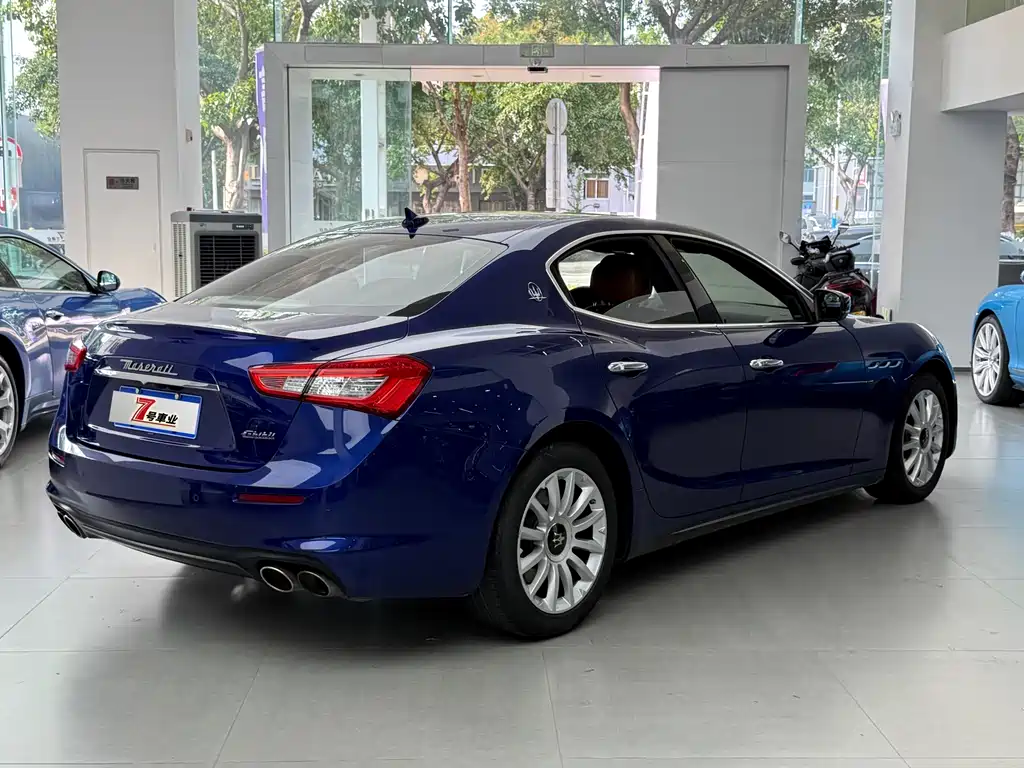 Maserati Ghibli 2017 — фото 14