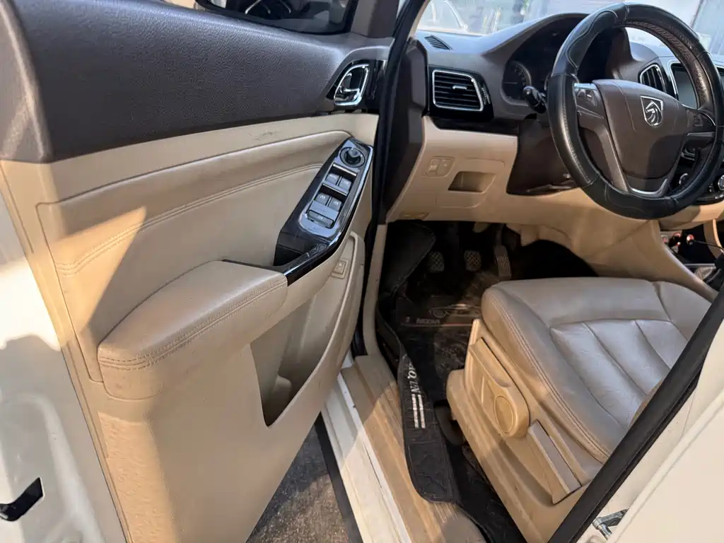 Baojun 730 2015
