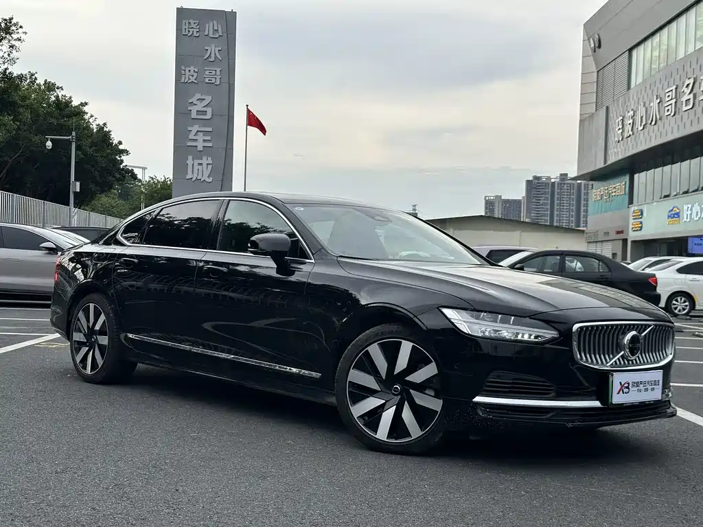 Volvo S90 Plug-In Hybrid 2024 — фото 3