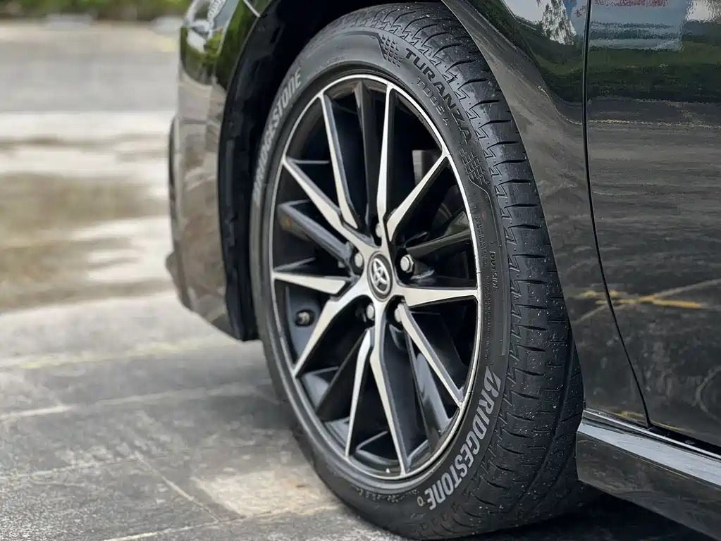 Toyota Camry 2022 — фото 11