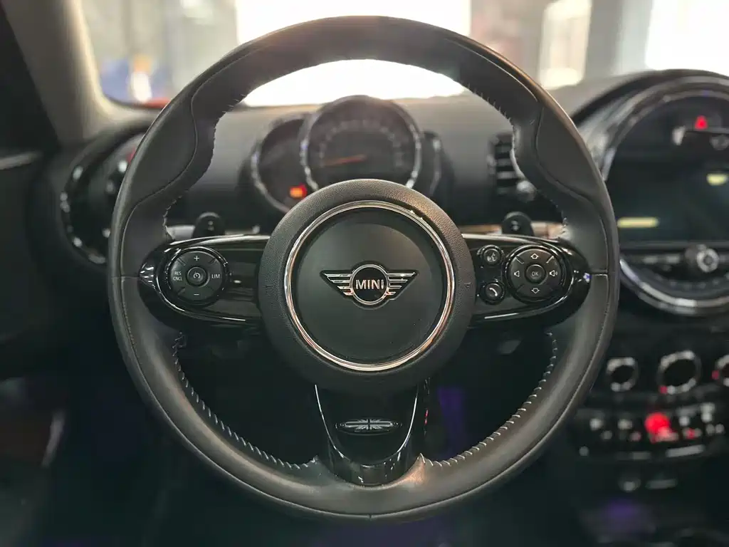 MINI Clubman 2020 — фото 12