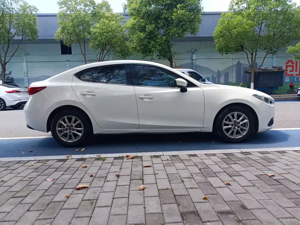 Mazda 3 Axela 2017 — фото 8