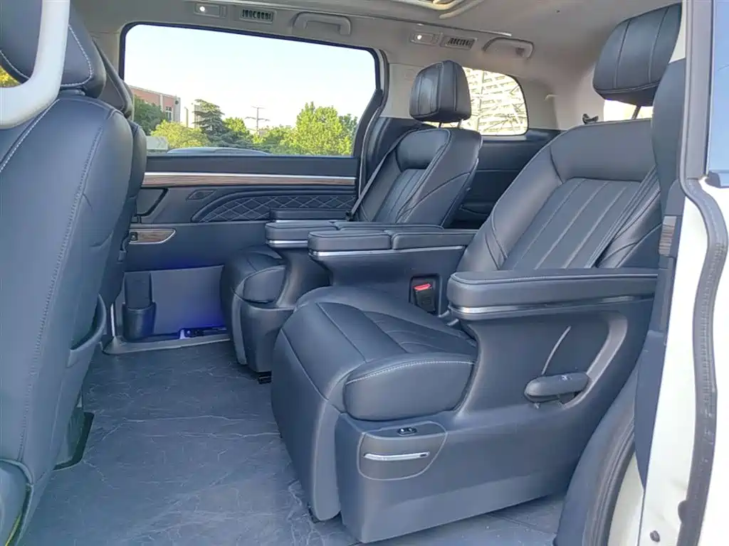GAC Motor Trumpchi M8 2020 — фото 17