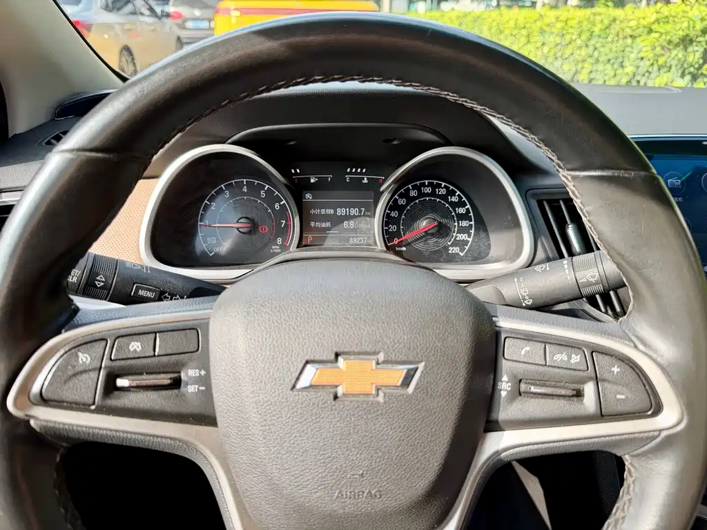Chevrolet Monza 2020 — фото 17