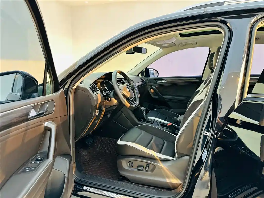 Volkswagen Tiguan L 2018 — фото 13