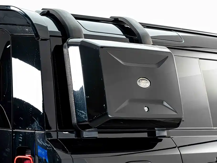 Land Rover Defender 2023 — фото 10
