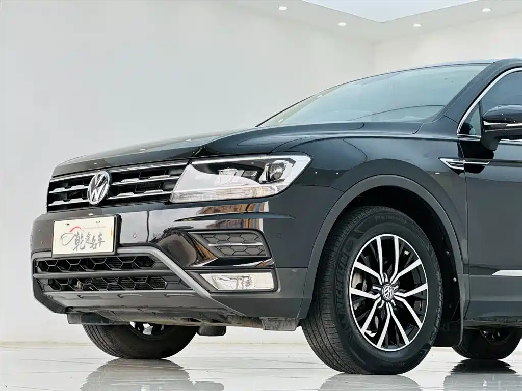 Volkswagen Tiguan L 2018 — фото 8