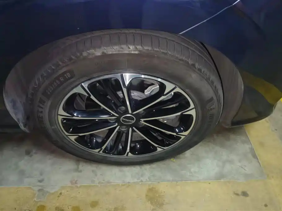 Roewe iMAX8 2022