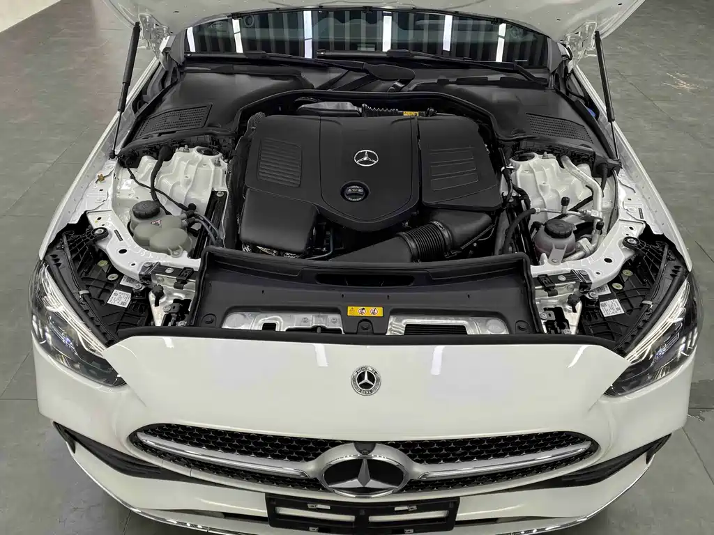Mercedes-Benz C-Class 2024 — фото 22