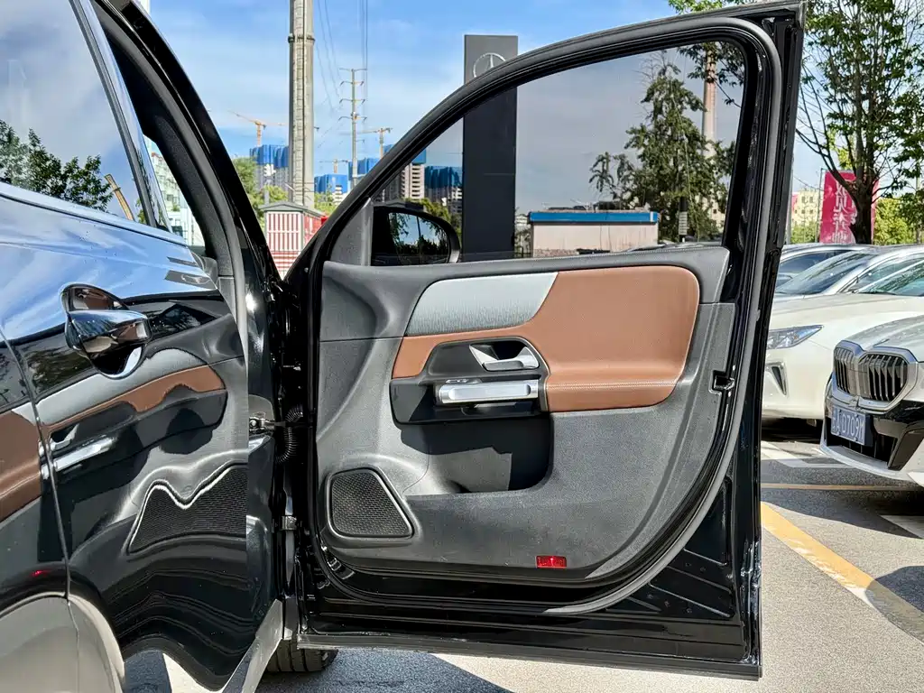 Mercedes-Benz GLB 2023 — фото 27