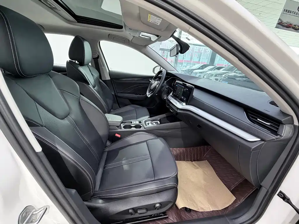 Skoda Octavia 2023 — фото 9