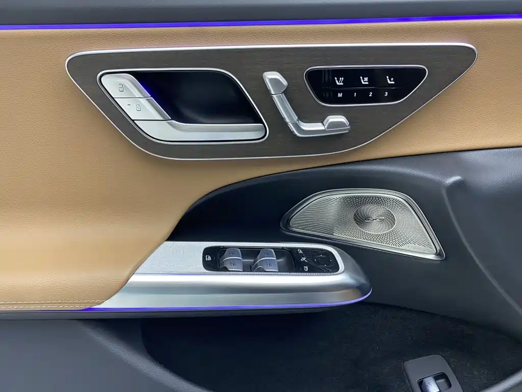 Mercedes-Benz E-Class 2024 — фото 26