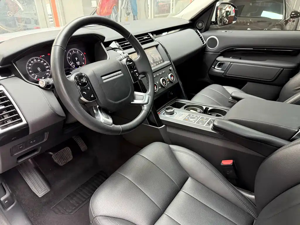 Land Rover Discovery 2020 — фото 19