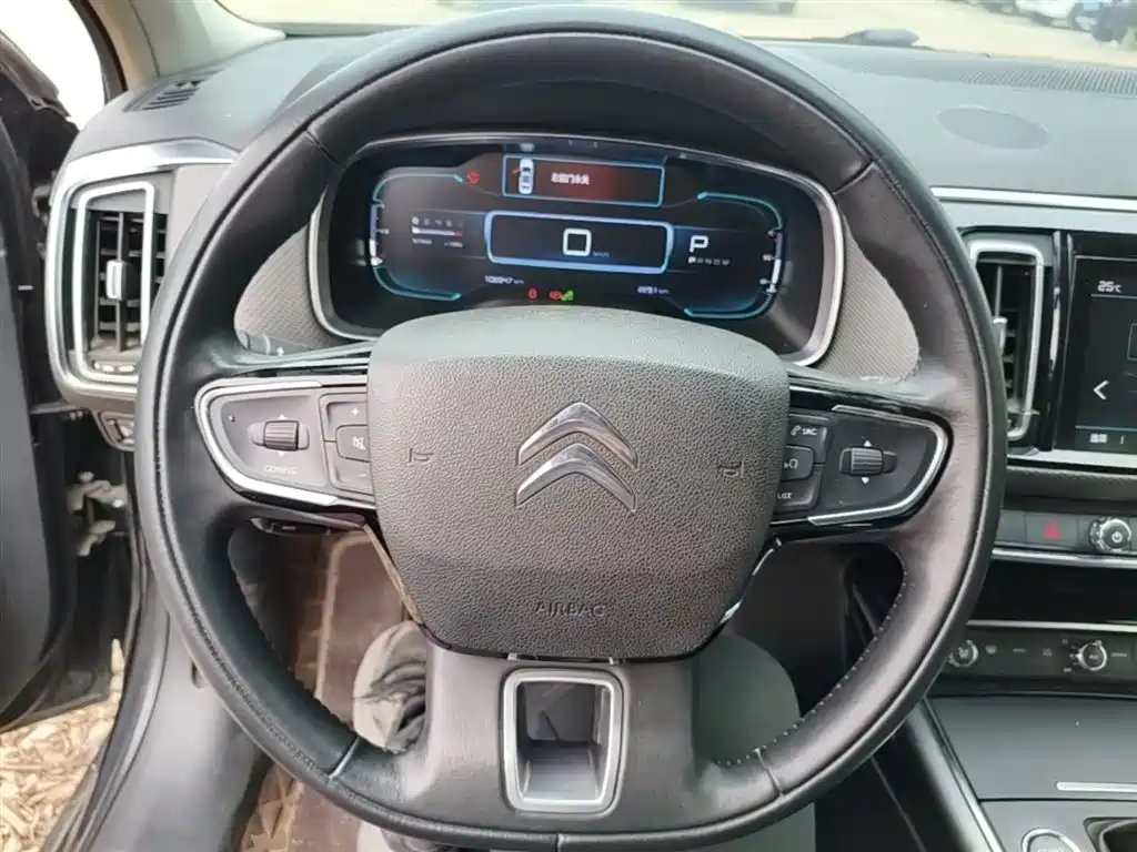 Citroen C6 2017 — фото 11