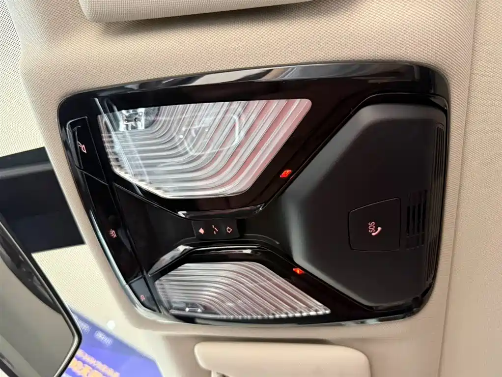 BMW 3 Series 2023 — фото 14