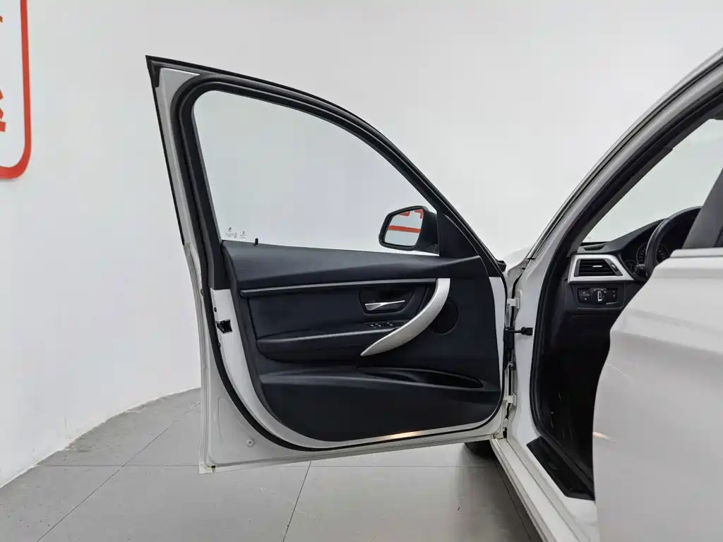 BMW 3 Series 2015 — фото 8