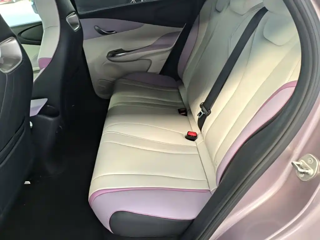 BYD Dolphin 2022 — фото 17