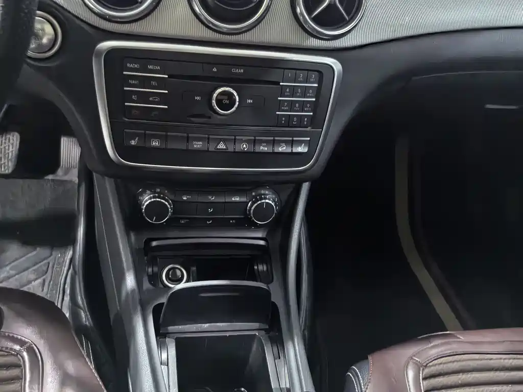 Mercedes-Benz GLA 2016 — фото 9