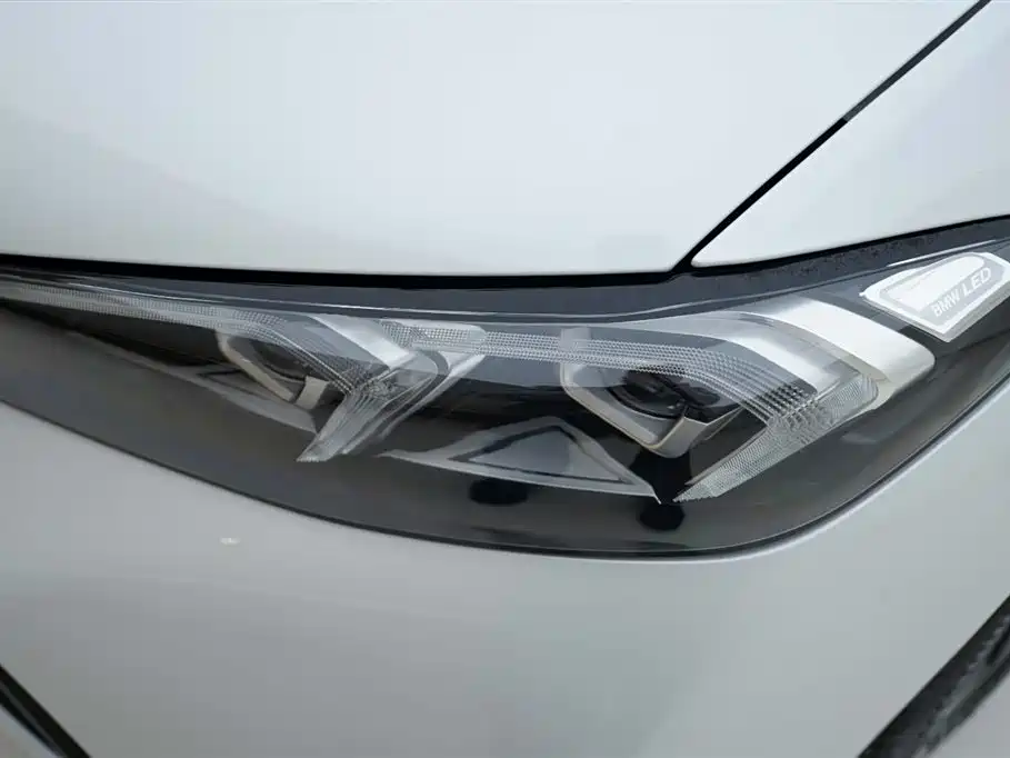 BMW 3 Series 2024 — фото 14