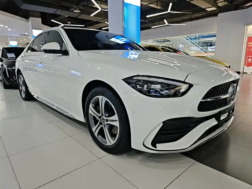 Mercedes-Benz C-Class 2023 — фото 4