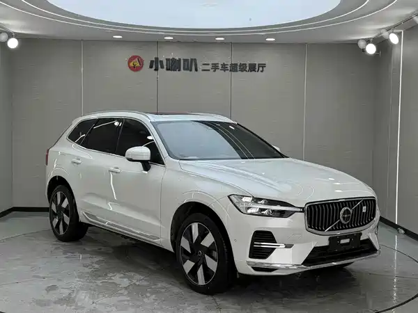 Volvo XC60 Plug-In Hybrid 2024