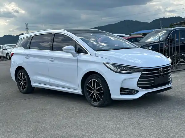 BYD Song MAX 2017