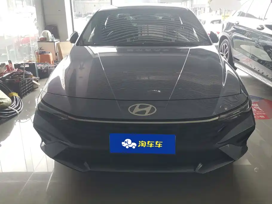 Hyundai Elantra 2024
