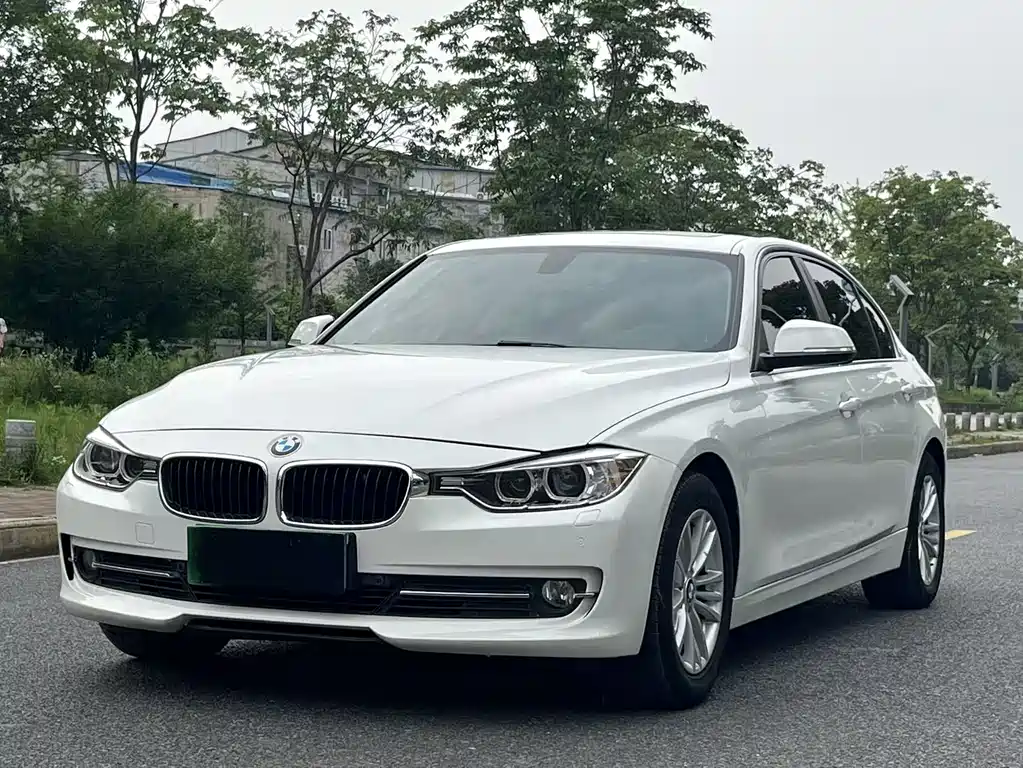 BMW 3 Series 2015 — фото 1