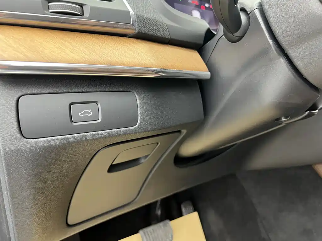 Volvo XC90 2023 — фото 8
