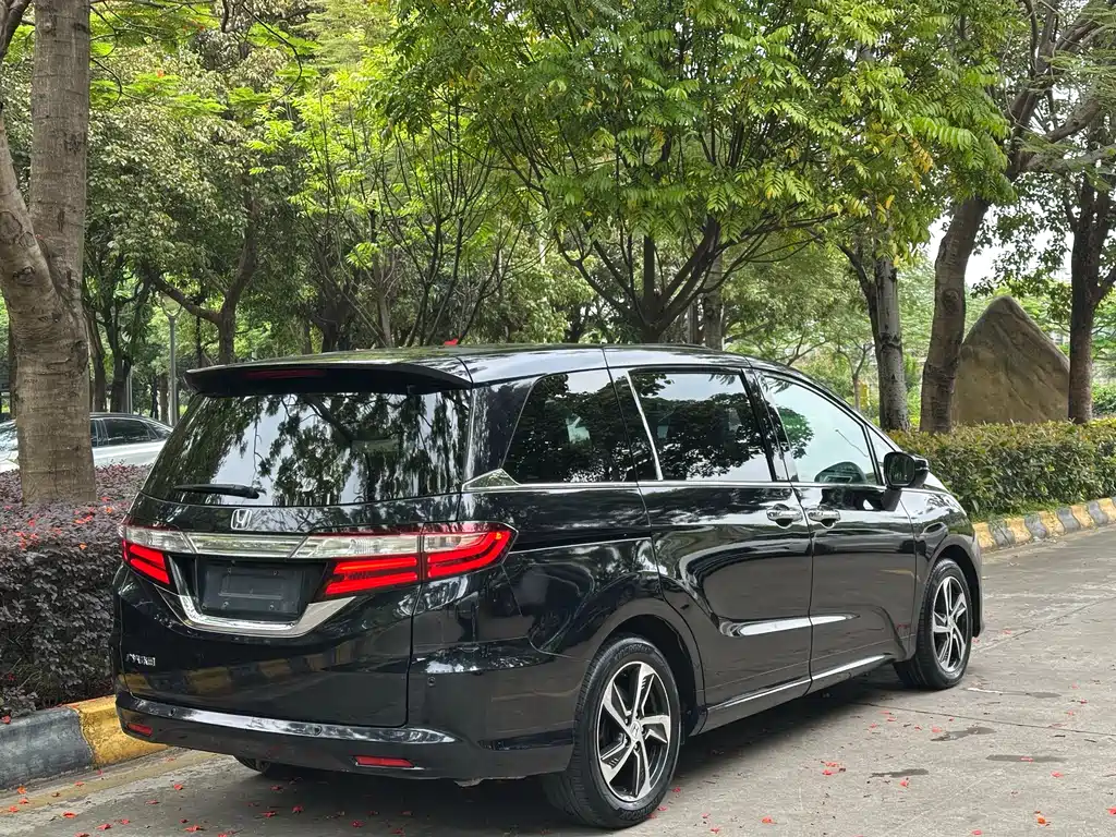 Honda Odyssey 2016 — фото 41