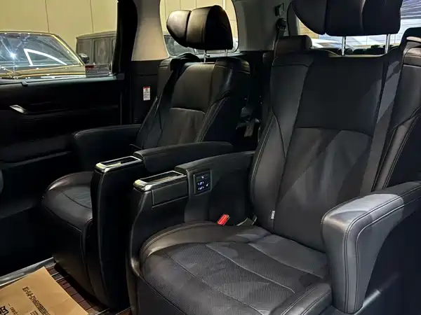 Toyota Vellfire 2021