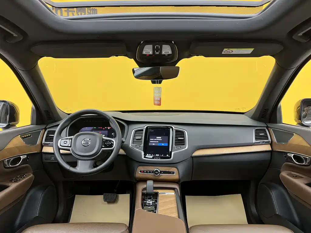 Volvo XC90 2023 — фото 27