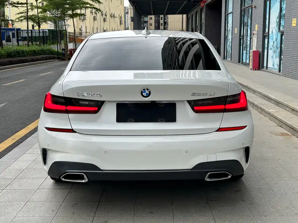 BMW 3 Series 2022 — фото 10