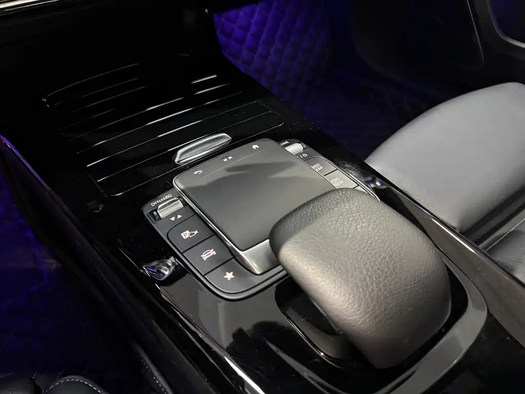 Mercedes-Benz A-Class AMG 2024 — фото 8