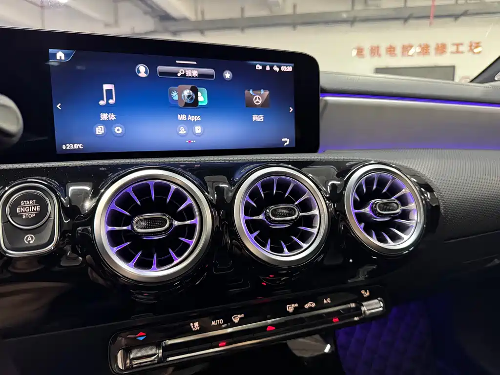 Mercedes-Benz A-Class AMG 2024 — фото 11