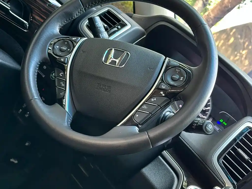 Honda Odyssey 2018 — фото 8