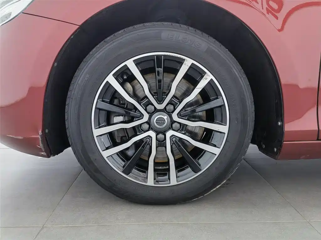 Volvo V40 2018 — фото 17