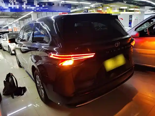 Toyota Sienna 2021