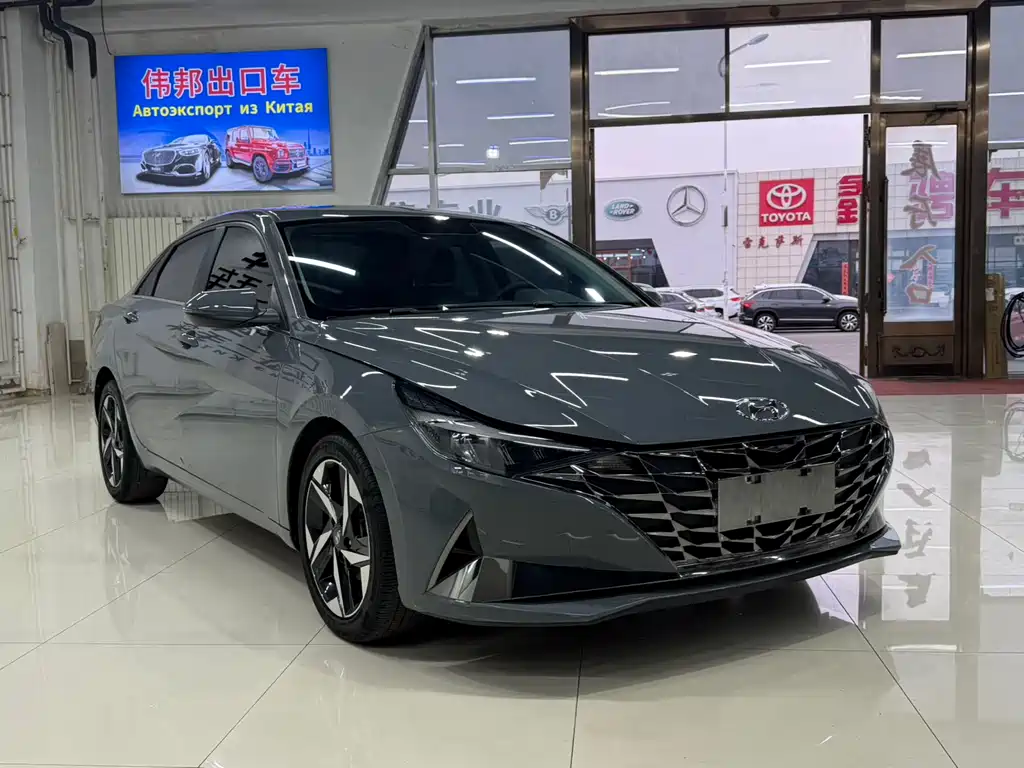 Hyundai Elantra 2023 — фото 3