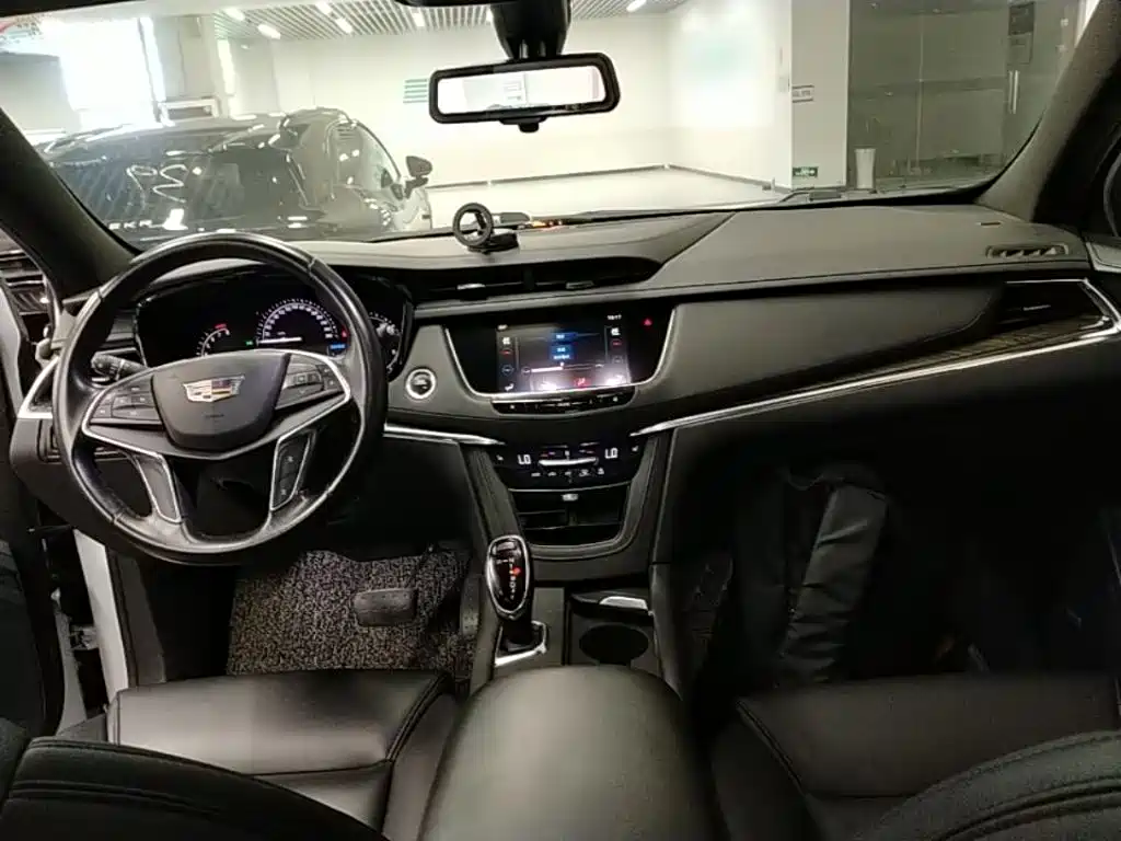 Cadillac XT5 2019 — фото 10