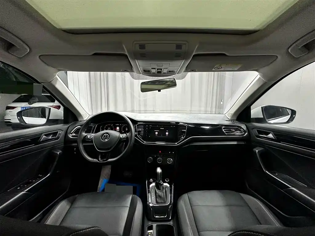 Volkswagen T-Roc 2022 — фото 11