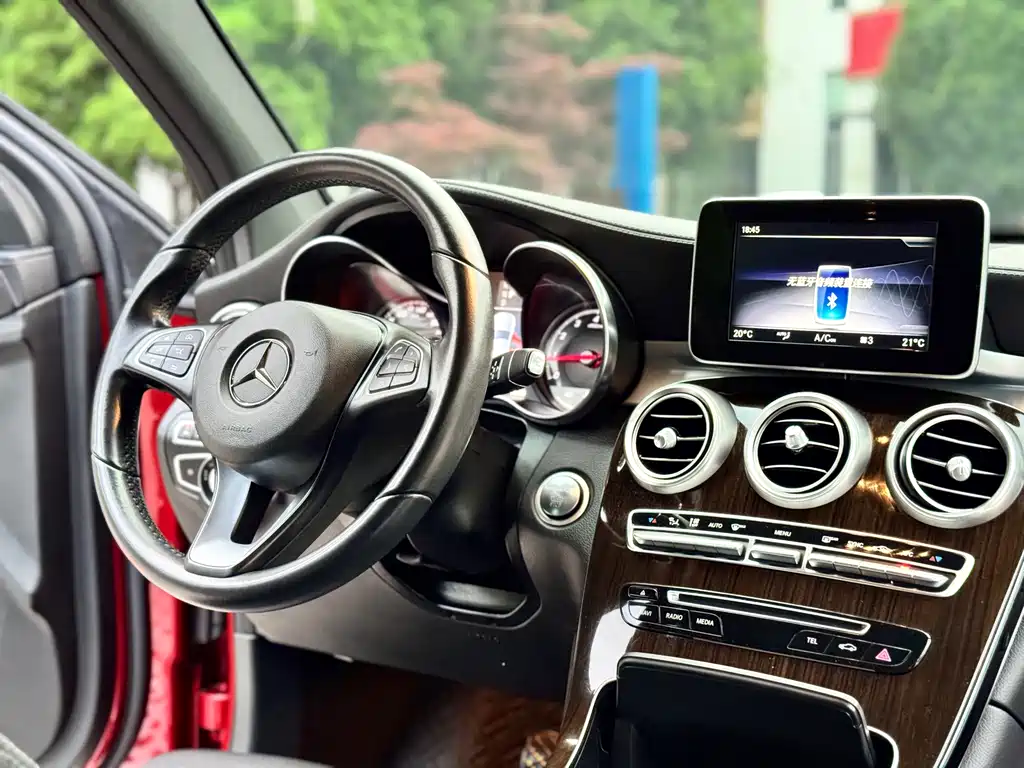 Mercedes-Benz GLC 2018 — фото 13