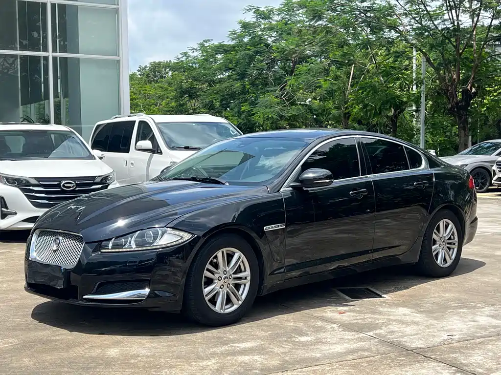 Jaguar XF 2013